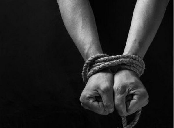 World News | Filipino Workers Accuse Pakistani Diplomats in Geneva of Not Paying Salaries for 20 Years