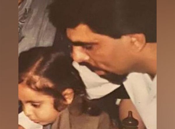 Father's Day 2021 Greetings: Ayushmann Khurrana Extends Father's Day Wishes By Sharing Childhood Pictures With Heartfelt Message on Social Media