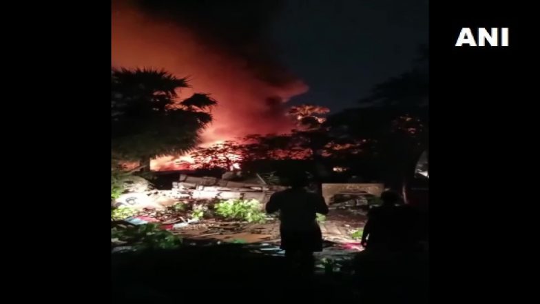 Mumbai: Fire Breaks Out at Plastic Godown in Masterji Compound in Malad West, Five Fire Tenders Reach Spot