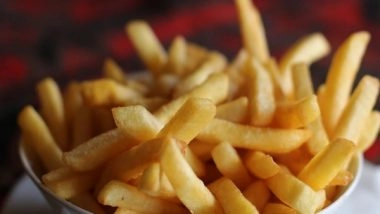 Health News | Eating Starchy Snacks Associated with Higher Risk of Cardiovascular Disease: Study