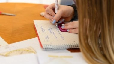 India News | Students Enrolled in Foreign Universities Afraid of Getting Stuck in India Due to Covid Vaccine Restrictions, Unavailability