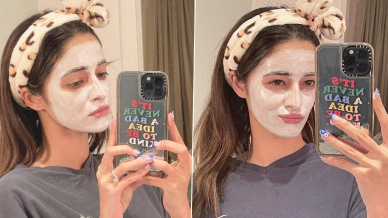 Ananya Panday Shares Her Motto With Cute Selfies!