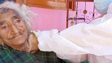 Rehtee Begum, 124-Year-Old Jammu and Kashmir Woman, Gets First COVID-19 Vaccine Jab Under Door to Door Vaccination Campaign