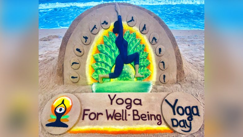 International Day of Yoga 2021: Sudarsan Pattnaik Creates Beautiful 'Yoga Day' Sand Art to Wish Everyone on June 21 (View Image)