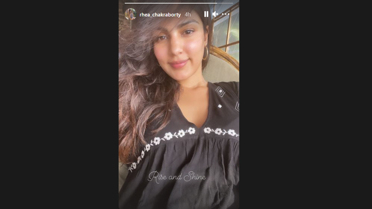 Rhea Chakraborty Looks Fresh And Charming In This Selfie As She Goes 'Rise  and Shine' On Instagram (See Pic) | ðŸŽ¥ LatestLY