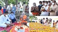 R Ashoka, Karnataka Revenue Minister, Performs Mass Last Rites of Over 1,000 Unclaimed COVID-19 Victims 'Asthis' in Triveni Sangama