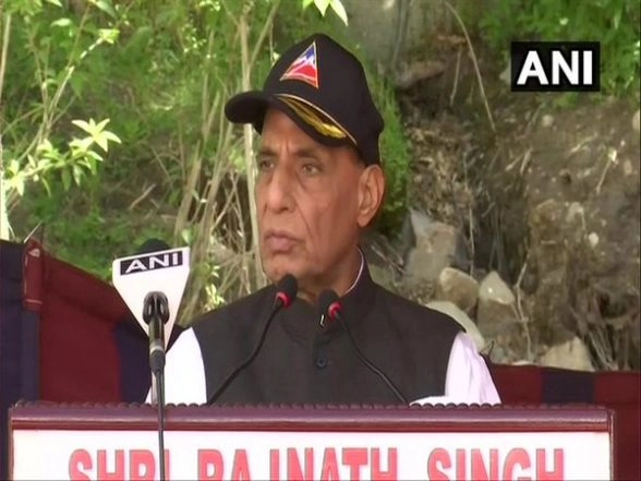 Indian Army is Capable of Giving Befitting Reply to Every Challenge, Says Rajnath Singh