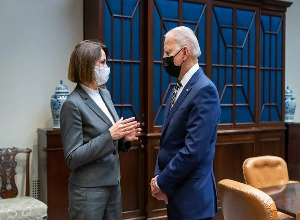 World News | Biden Meets Belarus Opposition Leader, Shows Support for Pro-democracy Protesters