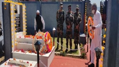 India News | Indian Army Organises Prayers for Janab Maqbool Sherwani, a Kashmiri Youth Who Misguided Pakistani Raiders but Was Killed Later