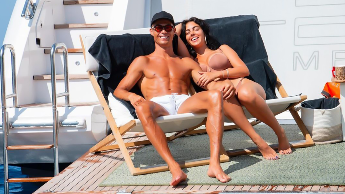 Bikini-Clad Georgina Rodriguez And Shirtless Cristiano Ronaldo Enjoy Fun  Time on Luxury Yacht, View Family Pics | 👗 LatestLY
