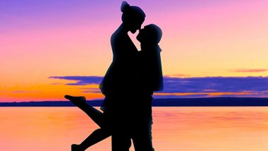 International Kissing Day 2021: Quotes and Sayings About Kiss for Hopeless Romantics out There