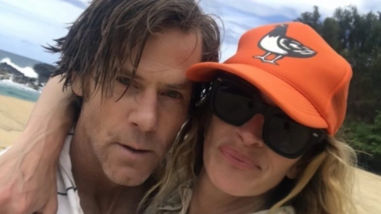 Julia Roberts Marks 19th Wedding Anniversary With Husband Daniel Moder
