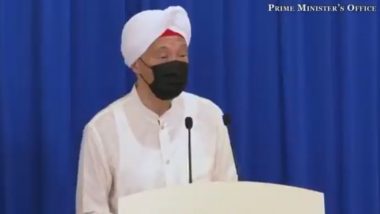 Singapore Prime Minister Lee Hsien Loong Wears Turban and Lauds Sikh Community for Their Services During COVID-19 Pandemic (Watch Video)