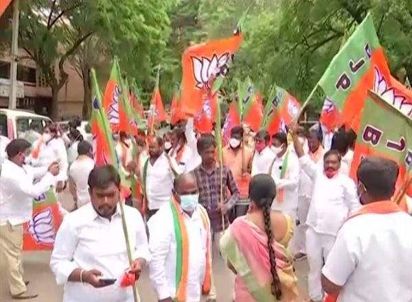 India News | BJP Kisan Morcha Holds Protest in Hyderabad Demanding Release of Rs 1 Lakh Farmer Loan Waiver