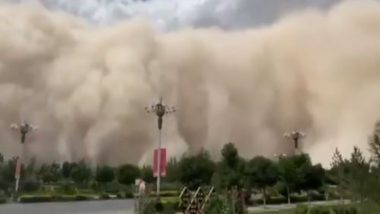 Sandstorm in China: 300-Feet High Sandstorm Wreaks Havoc on Chinese City Dunhuang, Roads Shut Down Due to Low Visibility