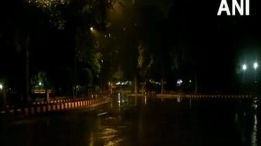 India News | Parts of Delhi Receive Light to Moderate Showers; Maximum Temp at 32 Degrees Celsius