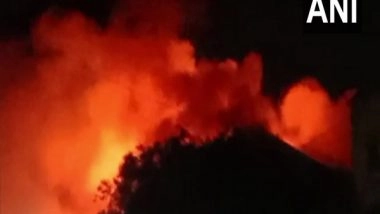 India News | Massive Fire Breaks out at Cinema Hall in Kolkata