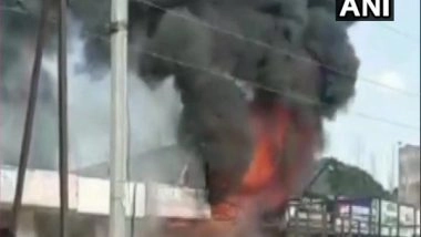 India News | Godown Loaded with Plastic Items Catches Fire in Maharashtra's Aurangabad