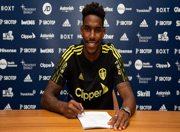 Sports News | Junior Firpo Joins Leeds United from Barcelona in a 4-year Deal