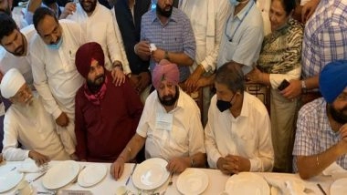 India News | Capt Amarinder Singh Meets Navjot Singh Sidhu at Punjab Bhawan