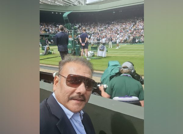 Sports News | Ravi Shastri in Attendance for Djokovic-Berrettini Wimbledon Final Clash