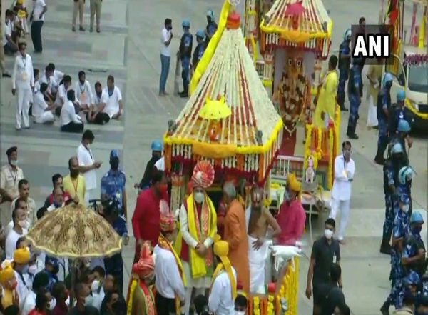 India News | Rath Yatra Begins at Ahmedabad's Jagannath Temple, Gujarat CM Offers Prayers