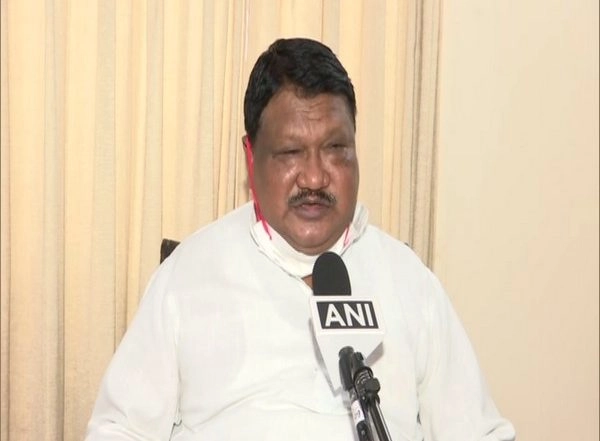 India News | Rahul Gandhi Took Permission to Leave Parliamentary Panel Meeting, Did Not Walk Out: Committee Chairman