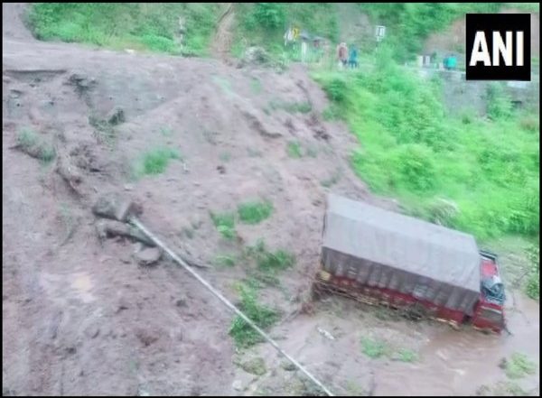 India News | Car, Truck Fall into Gorge Due to Flash Floods in U'khand's Champawat, All Travellers Rescued