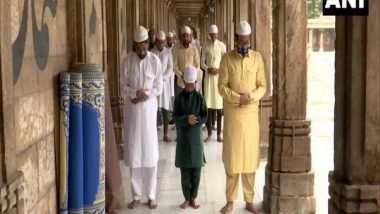 India News | Devotees Offer Namaz at Ahmedabad's Jama Masjid on Eid-ul-Zuha