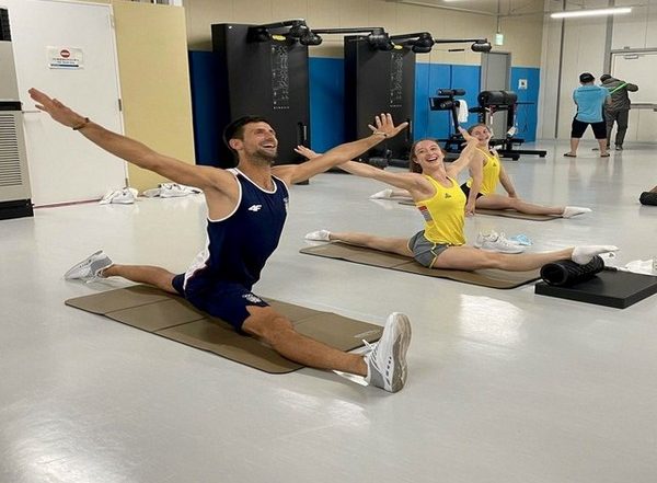 Tokyo Olympics 2020: Novak Djokovic 'Working on Splits' Alongside Belgium Artistic Gymnasts Nina Derwael and Maellyse Brassart