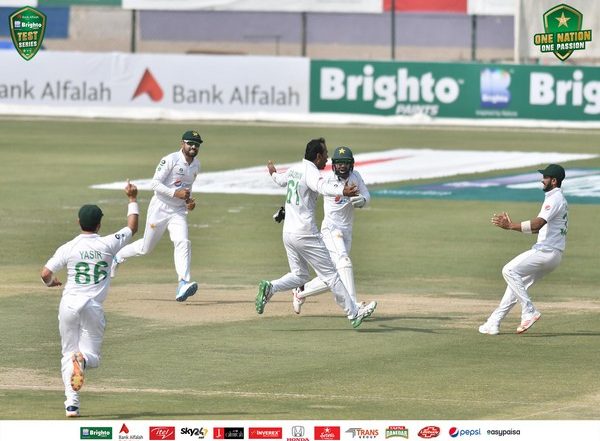 Sports News | Azhar Ali, Fawad Alam Among 11 Pakistan Test Players to Leave for Barbados on July 26
