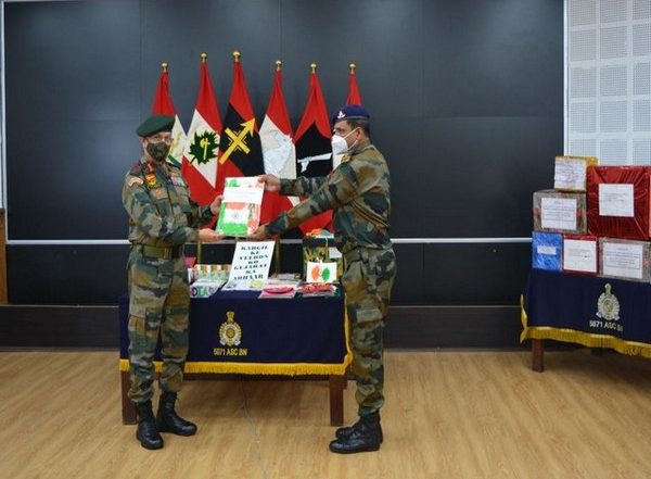 India News | Gujarat NCC Cadets Send Cards to Troops at J-K's Udhampur Celebrating Valour of Armed Forces
