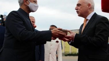 World News | Jaishankar Meets Indian Community Members in Georgia