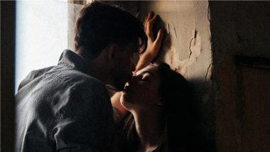 Hot Kissing GIFs for International Kissing Day 2021: These Sexy, Dirty Quotes Are What You Need To Send Your Partner RN!