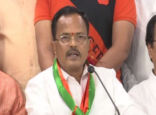 India News | Former Telangana Minister Mothkupally Narsimhulu Resigns from BJP, Says Party Failed to Value His Experience