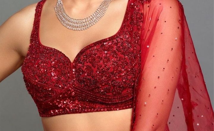 Sara Ali Khan and Her Love for Heavily-Embroidered Lehenga Choli Is Eternal (View Photos)