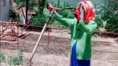 'Scariest Scarecrow Ever': Video of Spring-Attached Jumping Scarecrow With Ghost Mask Goes Viral