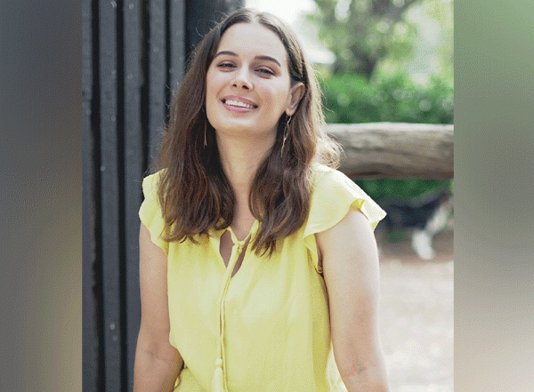 Entertainment News | 'Yeh Jawani Hai Deewani' Actor Evelyn Sharma Announces Her Pregnancy