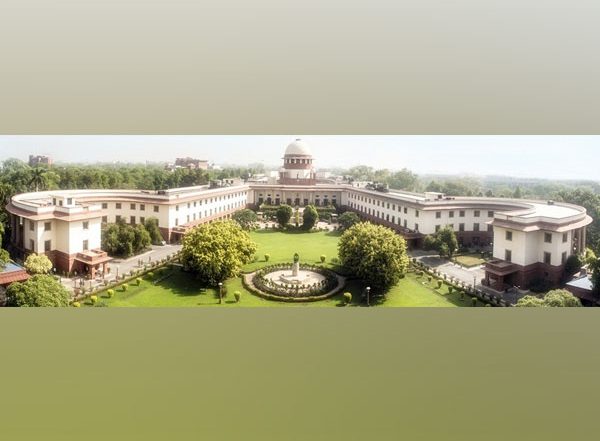 India News | SC Dismisses PIL Seeking to Form Committee to Check Locust Invasion of Crops