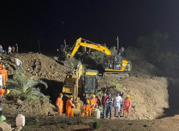 Madhya Pradesh: Two Dead, Several Injured After Falling into Well in Vidisha; Rescue Operation Underway