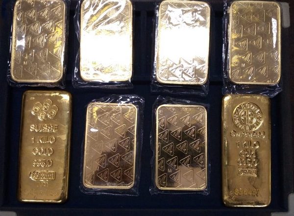 Madhya Pradesh: Three Held for Smuggling 5 kg Gold Worth Rs 2.44 Crore in Indore