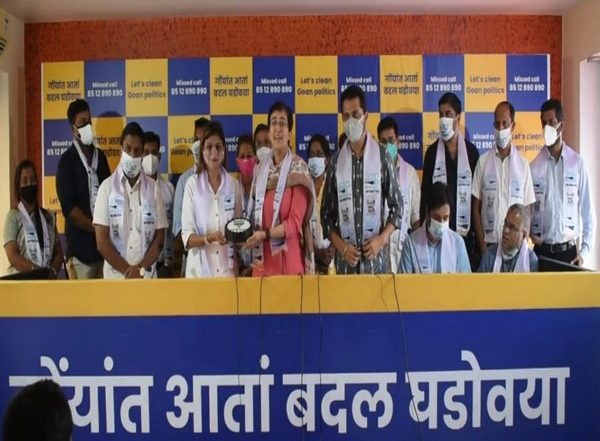 India News | AAP Observes 'black Day' in Goa on Two Years of 10 Cong MLAs Joining BJP