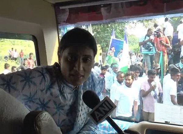 India News | YS Sharmila Holds Hunger Strike Against Unemployment in Telangana