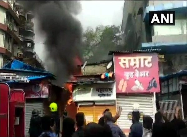 India News | Maharashtra: Fire Breaks out in Four Shops at Prabhat Talkies, No Casualty Reported