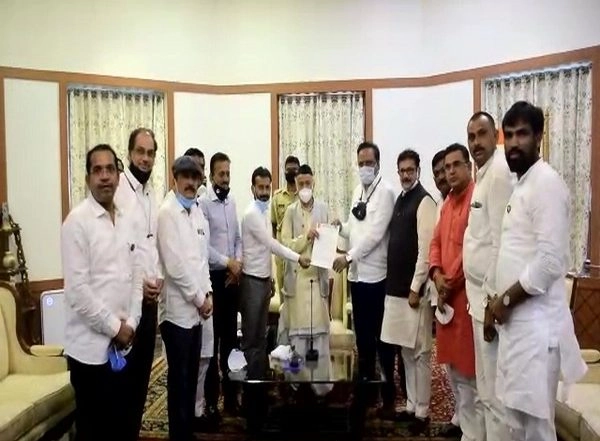 India News | Maharashtra Speaker Claims Suspended BJP MLAs Abused, Tried to Attack Him