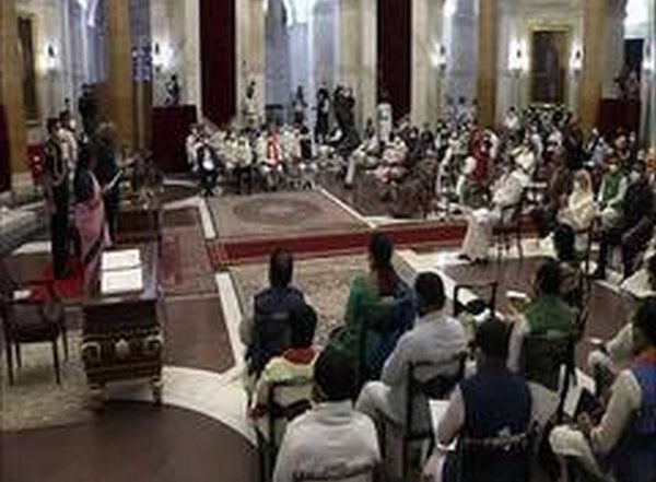 India News | Seven MPs from Poll-bound Uttar Pradesh Inducted as Union Ministers