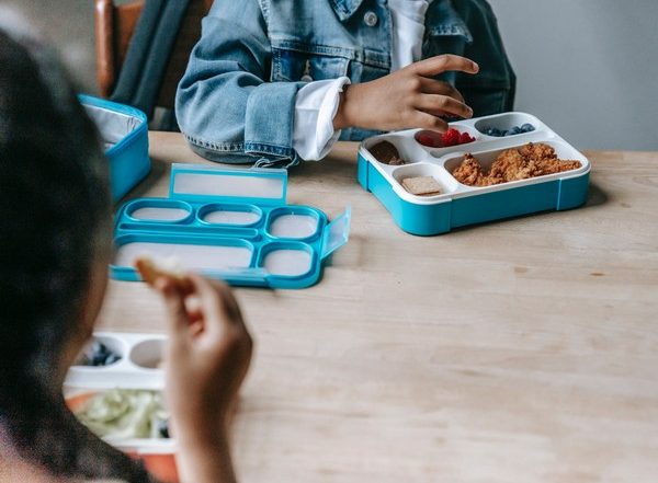 Health News | Study Suggests Evaluating Peers' Food Choices May Improve Eating Habits Among Adolescents