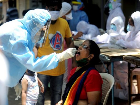 India Reports 42,766 New COVID-19 Cases, 1,206 Deaths in Past 24 Hours