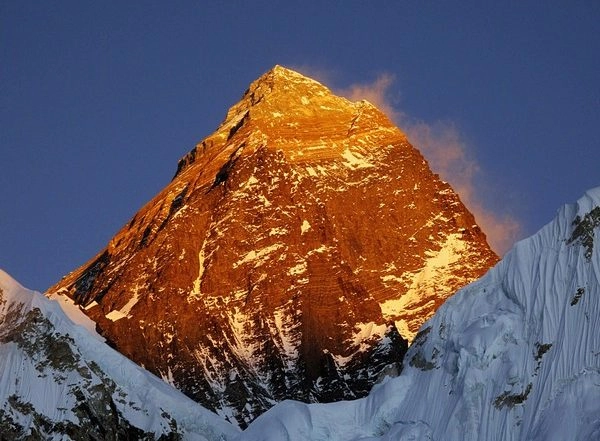 World News | South Korean Climber Feared Dead After Fall from Pak's Broad Peak