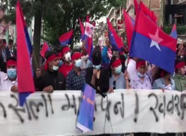 Nepal: KP Sharma Oli Supporters Protest Against SC Verdict to Reinstate House of Representatives